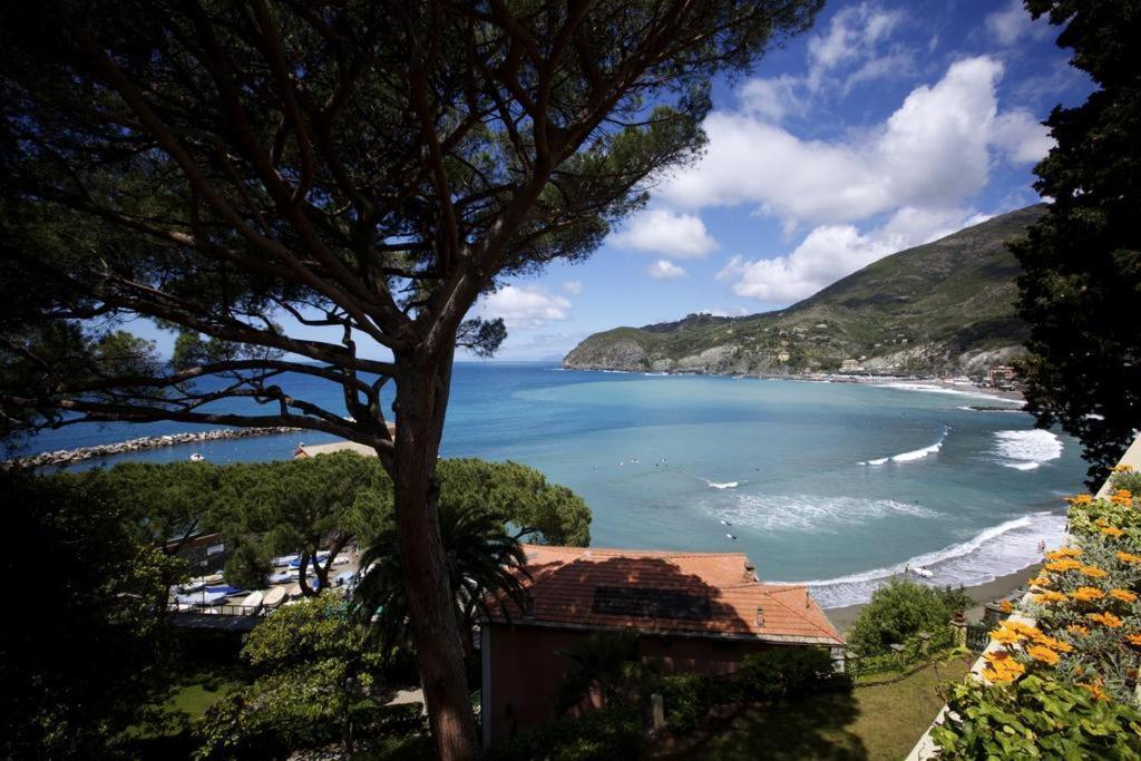 Villa Mare Blu Levanto Eksteriør billede