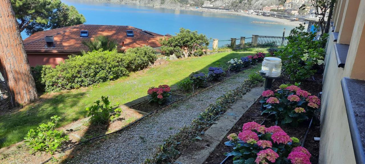 Villa Mare Blu Levanto Eksteriør billede