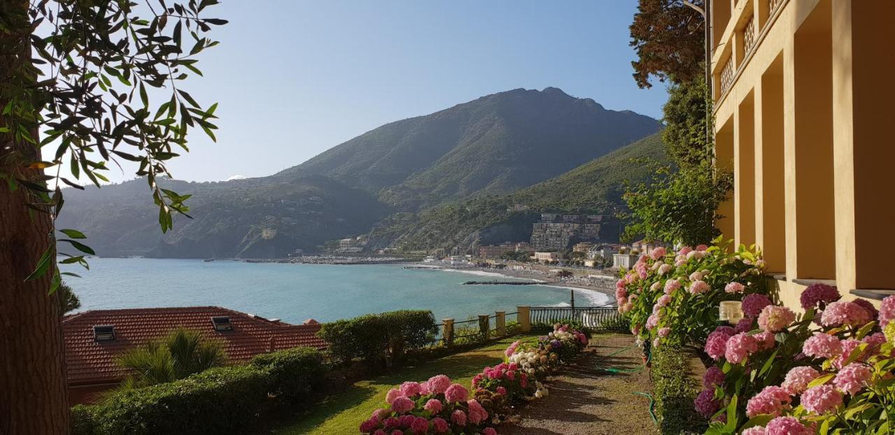 Villa Mare Blu Levanto Eksteriør billede