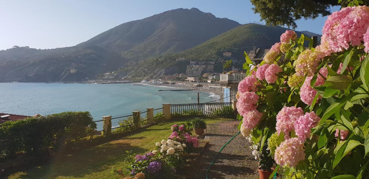 Villa Mare Blu Levanto Eksteriør billede